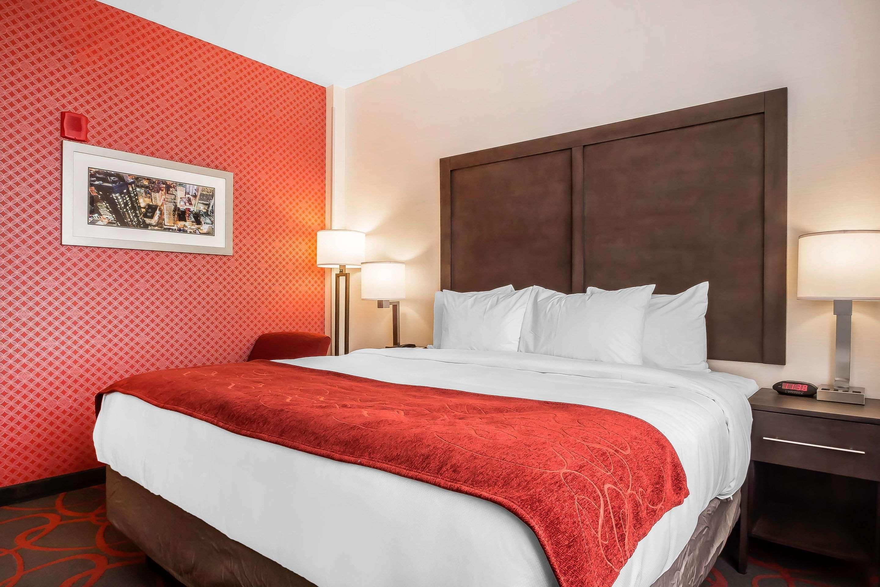 Comfort Inn & Suites Near Stadium New York Dış mekan fotoğraf
