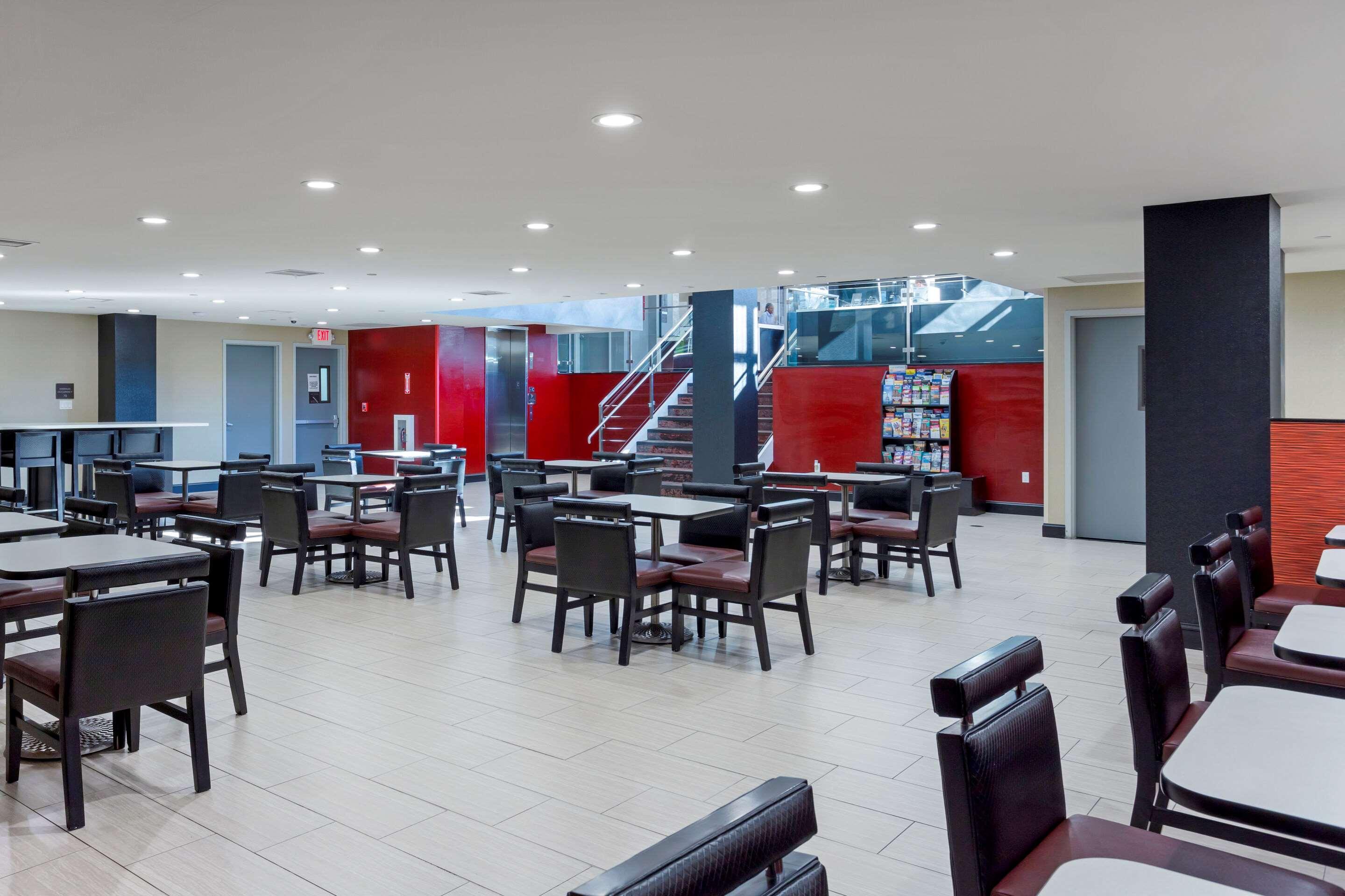 Comfort Inn & Suites Near Stadium New York Dış mekan fotoğraf